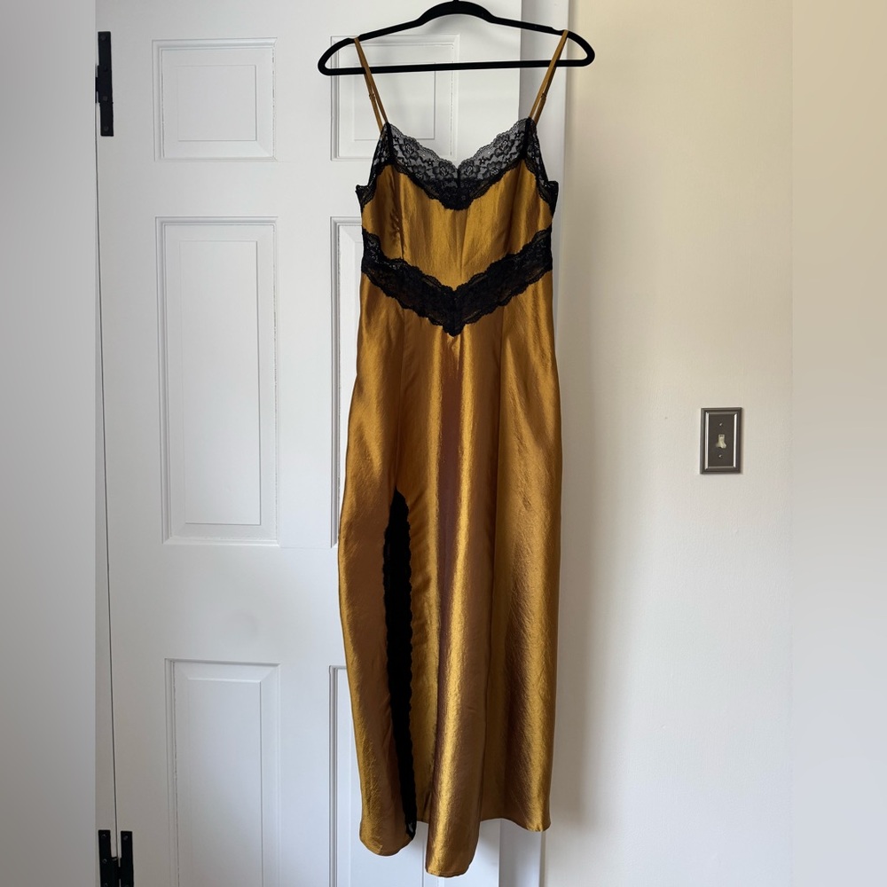 Hill House Home Ida Slip Dress Black Lace Gold Satin Size Small NWOT - Picture 3 of 10